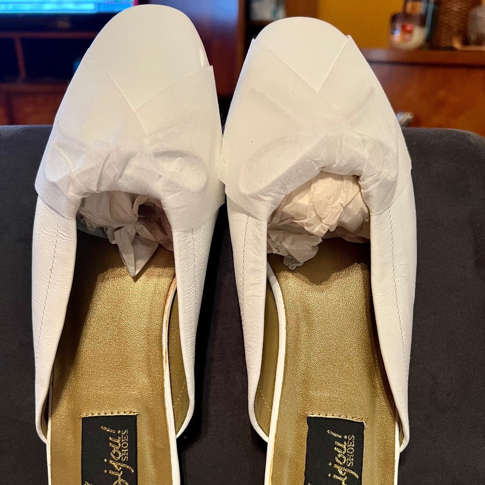 Slippers-white